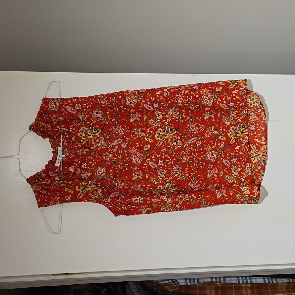 Womens size medium, red, polyester sleeveless top. Rose + Olive brand.